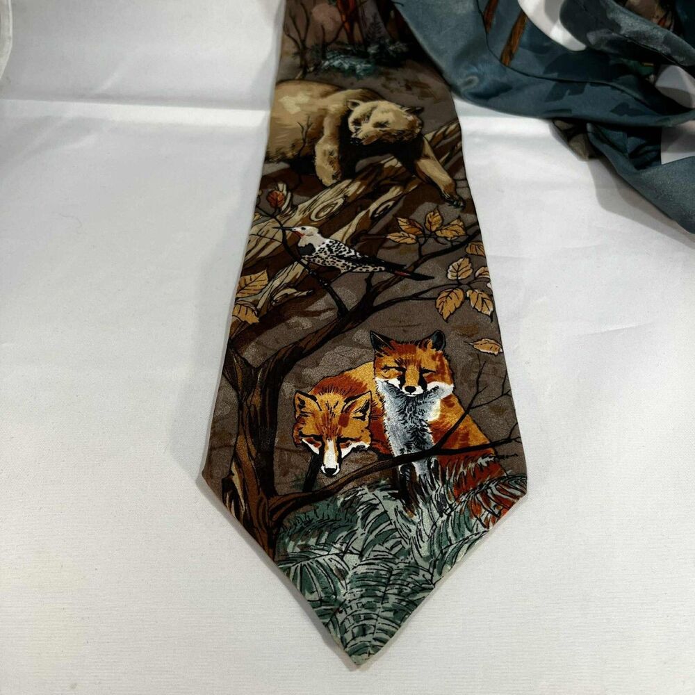 Vintage World Wildlife Fund Tie Necktie Men's Imported Silk Grizzly Bear 57"x4" - Picture 1 of 6